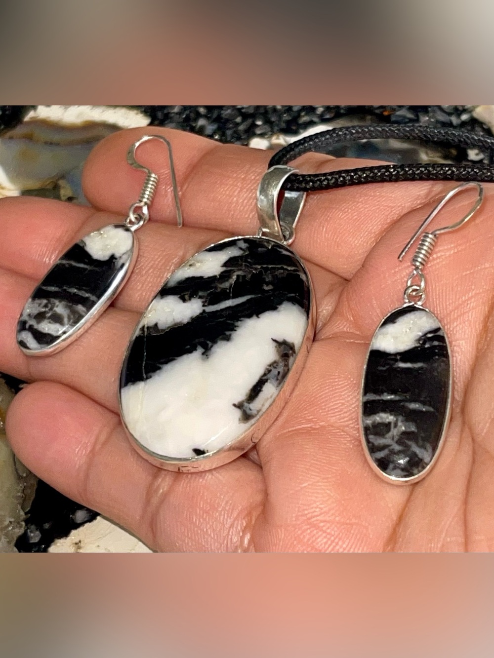 White Buffalo Turquoise Pendant & Earrings Set - Picture 9 of 17